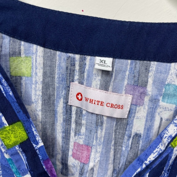 Scrubs, Scrub top, White Cross Blue/White, Short Sleeve Size XL - Picture 5 of 14
